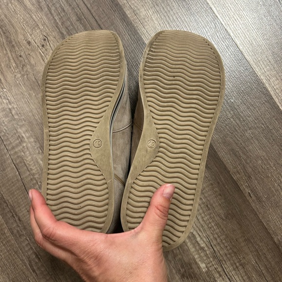 Softwaves platform shoes in great shape!! - Picture 5 of 5